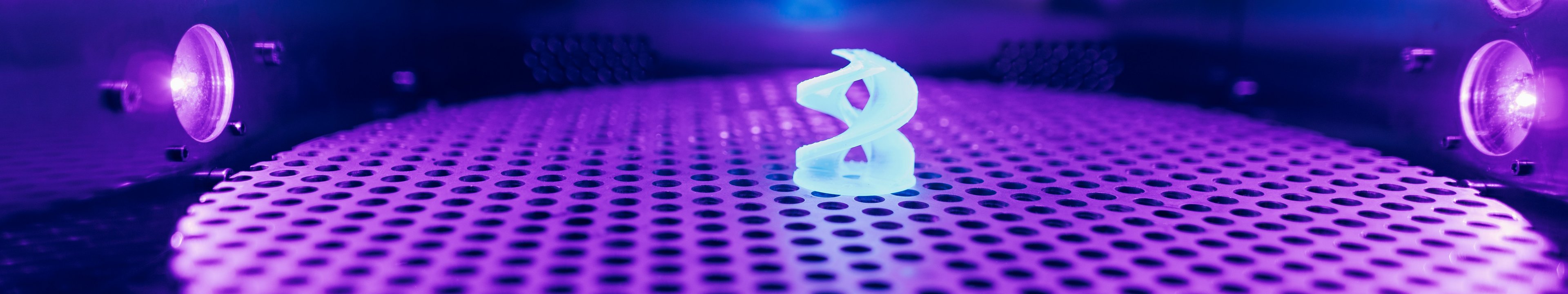 Im 3D-Drucker entsteht ein Objekt in Form einer Doppel-Helix